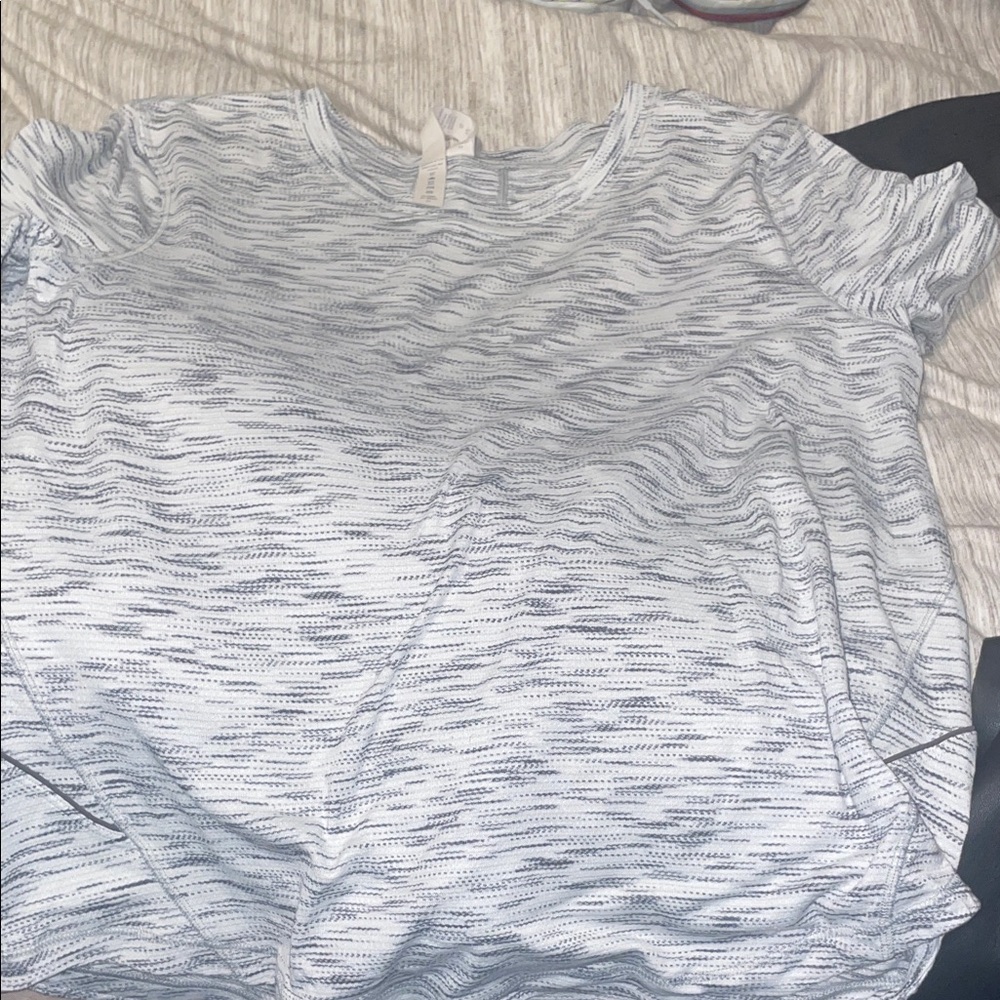 lululemon athletica Light Blue Heathered Short Sleeve Tee